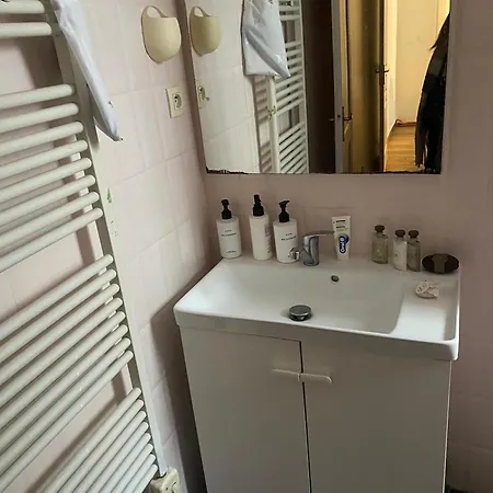 1 Bedroom Saint Lazare *